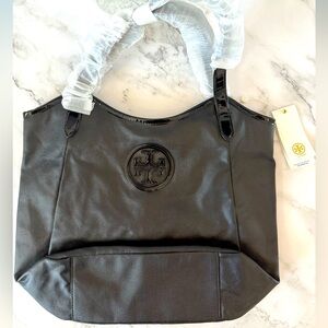 Black dipped canvas stacked logo Tory Burch tote in perfect condition